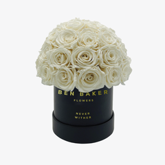 Black Superdome box 26 premium white roses